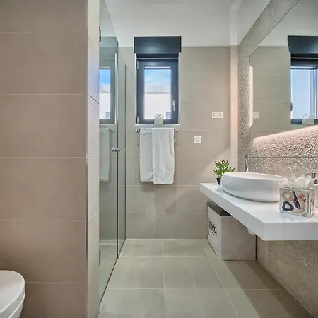 Celestial Near Split Willa *