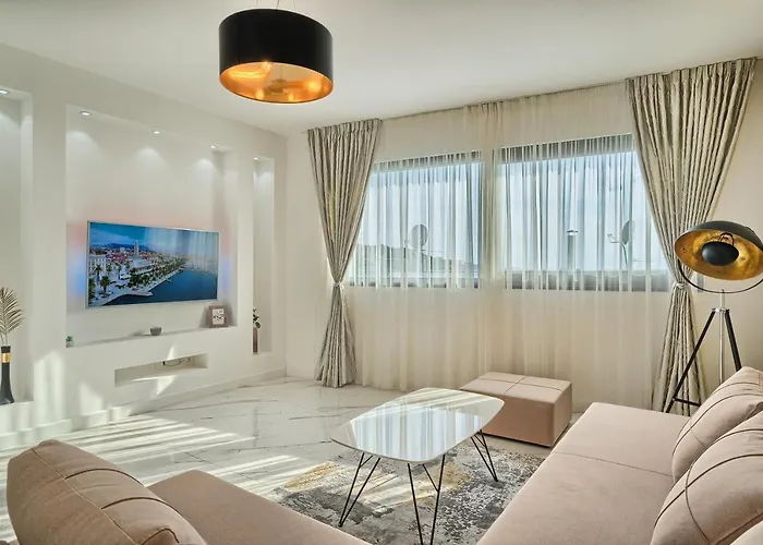 Celestial Near Split ポドストラナ