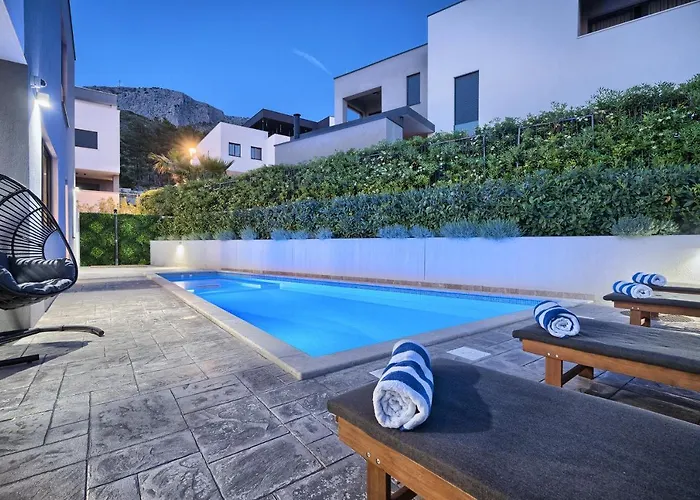 Celestial Near Split ヴィラ ポドストラナ