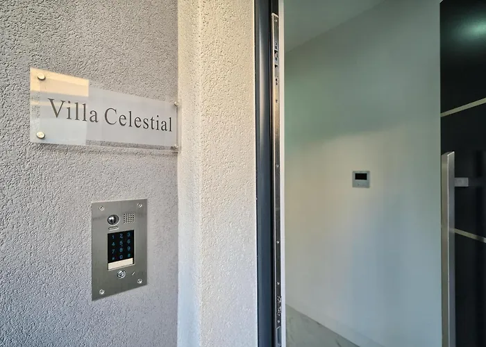 ヴィラ Celestial Near Split ポドストラナ