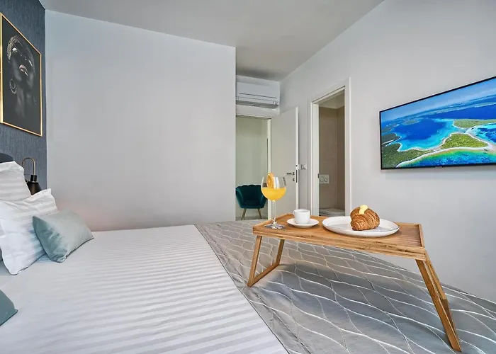 Celestial Near Split ポドストラナ