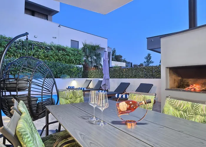 Celestial Near Split * ポドストラナ