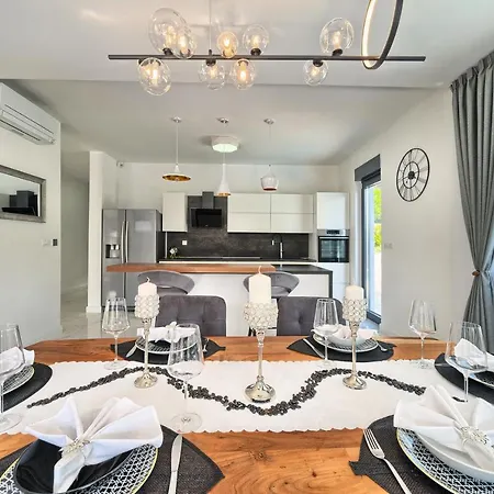 Villa Celestial Near Split *